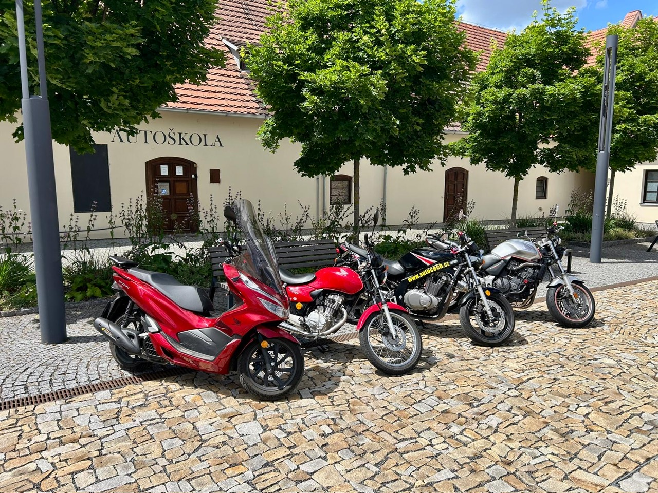 Motorky a skútry — Autoškola Praha 9